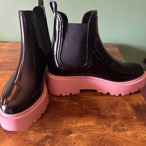 ASOS DESIGN Gadget chunky chelsea wellies in black with pink sole US Size 6